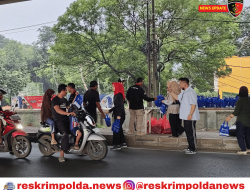 HIMAKUM dari Universitas Sains Indonesia Berbagi Takjil Gratis di Bulan Ramadhan