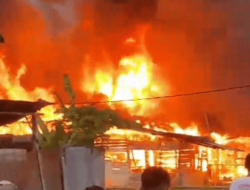 Kebakaran Menghanguskan 18 Unit Rumah Dinas TNI di Langsa