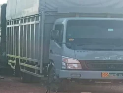 BEA CUKAI BONGKAR MODUS PENYELUNDUPAN JUTAAN BATANG ROKOK TANPA CUKAI GUNAKAN MOBIL BERPLAT TNI