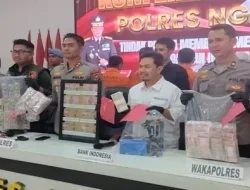 DUA KEPALA DESA DI NGAWI DITANGKAP TIM TIGER! TERLIBAT JARINGAN UANG PALSU LINTAS PROVINSI, BARANG BUKTI RIBUAN LEMBAR UANG PALSU DISITA