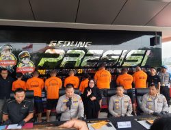 OPERASI BERANTAS JAYA 2025: POLRES METRO BEKASI KOTA BERHASIL BONGKAR KASUS KRIMINALITAS JALANAN, 5 PELAKU PERAMPASAN MOBIL DITANGKAP