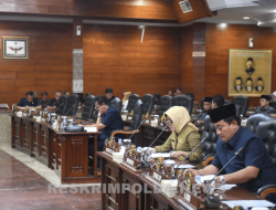 Wakil Bupati Indramayu Sampaikan Jawaban Bupati Atas Pemandangan Umum Fraksi DPRD Terhadap 3 RAPERDA