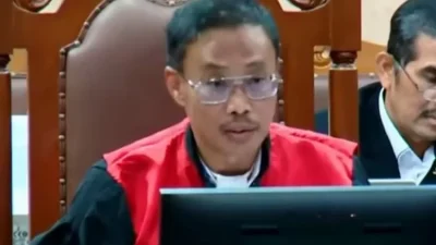 Hakim Pemvonis Harvey Moeis Dimutasi ke Papua Barat, Isu Independensi Peradilan Kembali Mencuat