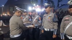 6 ANGGOTA SATLANTAS POLRESTABES PALEMBANG DIGANJAR PENGHARGAAN USAI BONGKAR PENYELUNDUPAN SABU DAN EKSTASI