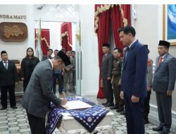 Direksi PT.BWI Tandatangani Kontrak Kerja di Hadapan Bupati Indramayu