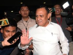 Eks Ketua KPK Diduga Bocorkan Operasi OTT Sebelum Hasto Kristiyanto Ditangkap