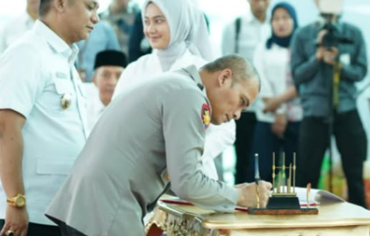 Kapolres Metro Bekasi Hadiri Rapat Strategis Bersama Gubernur Jabar: Perkuat Koordinasi Keamanan Demi Percepatan Pembangunan Wilayah
