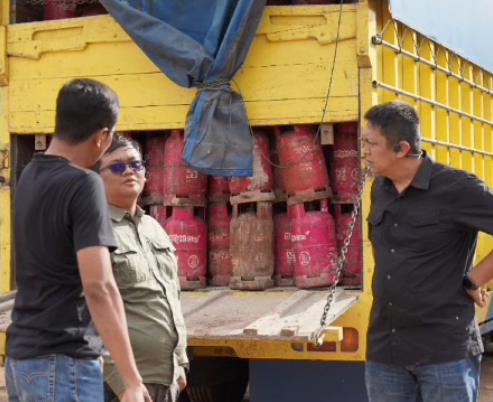Tim Gabungan Kodam Iskandar Muda Bongkar Gudang Ilegal Tempat Campuran Gas Elpiji dan BBM di Banda Aceh