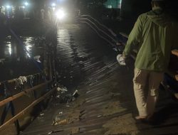 Jembatan Terapung Cijeruk Ambruk Saat Dilintasi, Lalu Lintas Bojongsoang–Baleendah Lumpuh Total