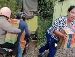 MUATAN MIE INSTAN DIJARAH WARGA USAI TRUK TERPEROSOK DI JALINTIM PALEMBANG–BETUNG, POLISI: KAMI TUNGGU LAPORAN RESMI