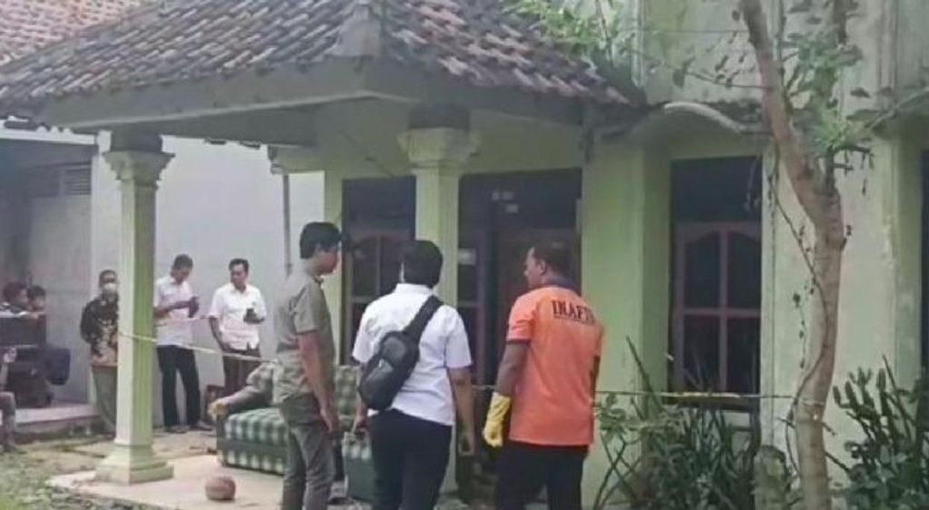 MISTERI MAYAT MEMBUSUK DI KONTRAKAN JOMBANG: DIDUGA KORBAN PEMBUNUHAN OLEH ISTRI SAH