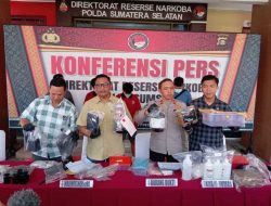 GULUNG JARINGAN NARKOBA: DITRESNARKOBA POLDA SUMSEL BEKUK PENGEDAR DI PALEMBANG, 11 KG SABU DIAMANKAN