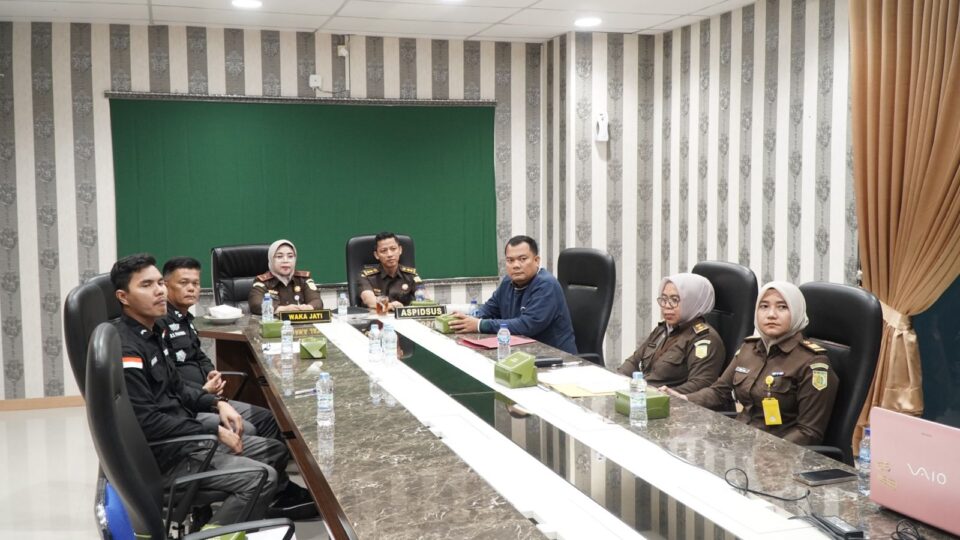 Wakil Kepala Kejaksaan Tinggi (Wakajati) Riau Pimpin Pemaparan Permohonan Restorative Justice dari Kejari Rohul