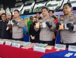 Polres Metro Bekasi Kota Ungkap Inovasi Baru dalam Peredaran Ekstasi: Ribuan Butir Dikemas dalam Kapsul, Nilai Hampir Rp10 Miliar