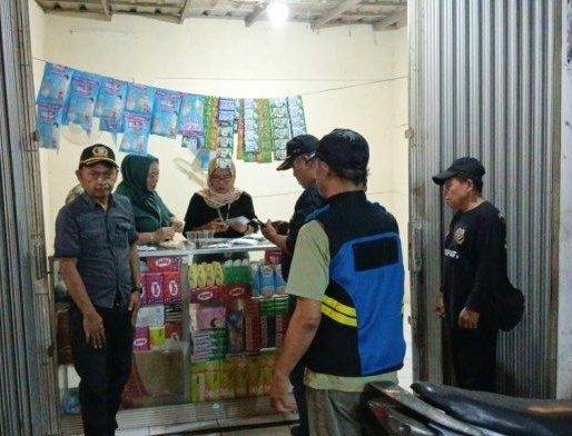 Warga Lubang Buaya Gerebek Toko Penjual Ribuan Obat Terlarang Golongan G di Jakarta Timur