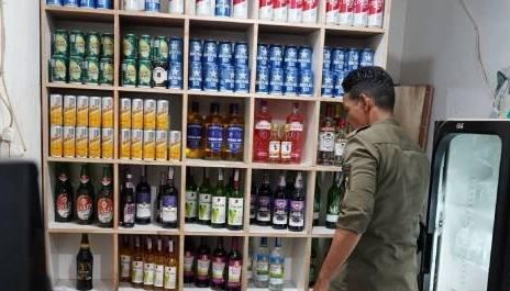 OPERASI GABUNGAN DI BOGOR: RATUSAN BOTOL MINUMAN KERAS DIKAMANKAN DARI WILAYAH PARUNG DAN CISEENG