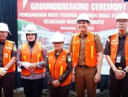 Bupati Lucky Hakim dan Kajati Jabar Groundbreaking Pembangunan Mess Pegawai dan Rumah Dinas Kejaksaan Negeri Indramayu