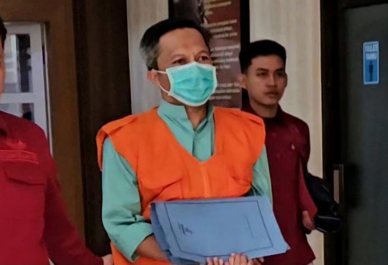 Eks Sekda Cilacap Awaluddin Muuri Ditahan atas Dugaan Korupsi Pengadaan Aset, Negara Dirugikan Rp237 Miliar