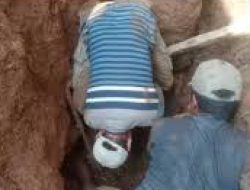 NAAS! PEKERJA PROYEK TEWAS TERTIMBUN LONGSOR SAAT GALI PONDASI DI SDN GANG AUT, BOGOR TENGAH