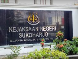 KEJARI SUKOHARJO RESMI TERIMA PELIMPAHAN TERSANGKA DAN BARANG BUKTI KASUS DUGAAN PELECEHAN ANAK DI BAWAH UMUR DI LINGKUNGAN PENDIDIKAN DASAR