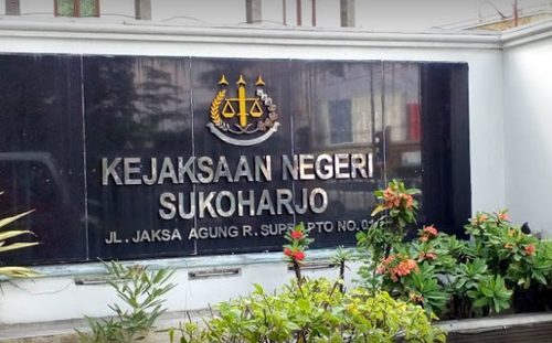 KEJARI SUKOHARJO RESMI TERIMA PELIMPAHAN TERSANGKA DAN BARANG BUKTI KASUS DUGAAN PELECEHAN ANAK DI BAWAH UMUR DI LINGKUNGAN PENDIDIKAN DASAR