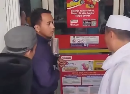 Diduga Edarkan Produk Terafiliasi Israel, Sebuah Gerai Minimarket di Ciamis Disegel Tokoh Agama dan Masyarakat