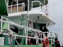 OPERASI LAUT DALAM: KKP GAGALKAN AKSI ILLEGAL FISHING DUA KAPAL ASAL FILIPINA DI PERAIRAN BITUNG — 17 WNA DITANGKAP