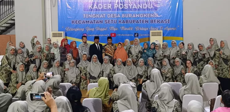 Tingkatkan Kualitas Layanan, Desa Burangkeng Bekali Ratusan Peserta dengan 25 Kompetensi Kesehatan