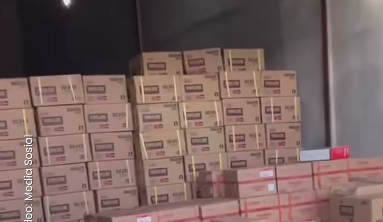 OPERASI GABUNGAN BONGKAR GUDANG PENIMBUNAN OLI ILEGAL DI KUBU RAYA – DIDUGA PRODUK PALSU DALAM SKALA MASSAL