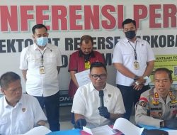 DITRESNARKOBA POLDA SUMSEL GAGALKAN TRANSAKSI SABU 11 KILOGRAM DI DEPAN WARUNG – KURIR DIBEKUK SAAT MENENTENG TAS PAKAIAN