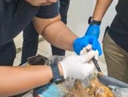 GAGALKAN AKSI PENYELUNDUPAN NARKOTIKA MELALUI MAKANAN, PETUGAS LAPAS KELAS IIA KARAWANG AMANKAN BARANG BUKTI