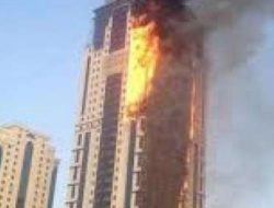 KEBAKARAN BESAR LANDA GEDUNG TINGGI DI DUBAI MARINA, RIBUAN WARGA DIEVAKUASI TANPA KORBAN JIWA