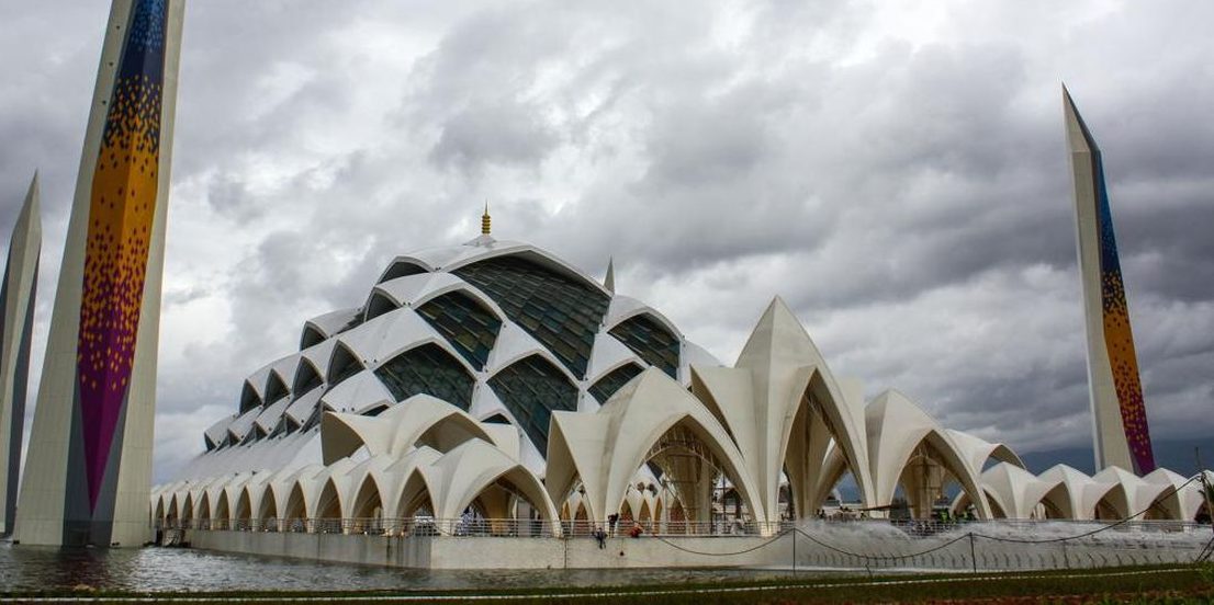 Masjid Raya Al-Jabbar Dihantui Polemik Usai Masa Jabatan Ridwan Kamil Berakhir: Dugaan Skandal Pengadaan Lahan Tahun 2016 Mencuat