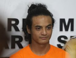 Vadel Badjideh Resmi Ditahan 20 Hari di Rutan Cipinang Terkait Dugaan Kejahatan Terhadap Anak Lolly (17)