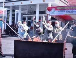 Kejari Pasaman Barat Musnahkan Barang Bukti 49 Perkara: Dominasi Kasus Narkoba dan Perjudian
