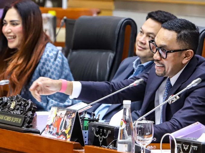 Kemendagri Tegas Larang Ormas Gunakan Seragam Mirip Aparat Negara