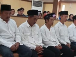 Isak Tangis Iringi Putusan Hakim: Lima Terdakwa Kasus Dugaan Pemalsuan PAW Kades Gugul Divonis 3,6 Tahun Penjara