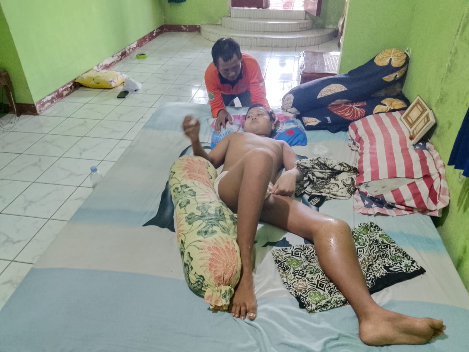 Penderitaan Anak RT Asal Desa Muara Akibat Tumor di Kaki: Sudah 4 Bulan Terbaring, Terpaksa Putus Sekolah