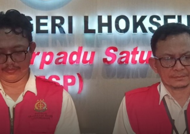 KEJARI LHOKSEUMAWE TAHAN DUA PEJABAT PUPR TERKAIT KASUS DUGAAN KORUPSI RP14 MILIAR LEBIH