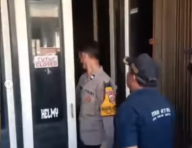 Sesosok Jenazah Ditemukan Membusuk di Dalam Ruko Salon di Kawasan Curug, Tangerang – Pemilik Diduga Sudah Meninggal 5 Hari