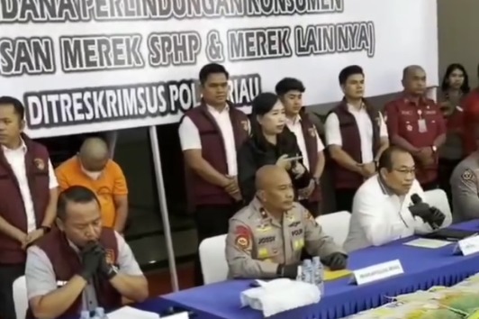 Ditreskrimsus Polda Riau Bongkar Praktik Curang Oplosan Beras Bermerek – Tersangka Edarkan 228 Ton ke Pasar Ritel