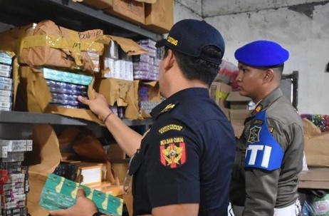 Gabungan Satpol PP Surabaya & Bea Cukai Sidoarjo Gagalkan Peredaran 500.000 Batang Rokok Ilegal di Dua Kecamatan