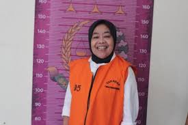 Diduga Selewengkan Dana Desa, Kepala Desa Cikujang Resmi Diserahkan ke Kejaksaan Negeri Sukabumi dan Ditahan