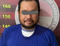 KEPALA DESA DI TANAH LAUT DITAHAN SATRESNARKOBA ATAS DUGAAN KEPEMILIKAN SABU DI RUMAH DINASNYA