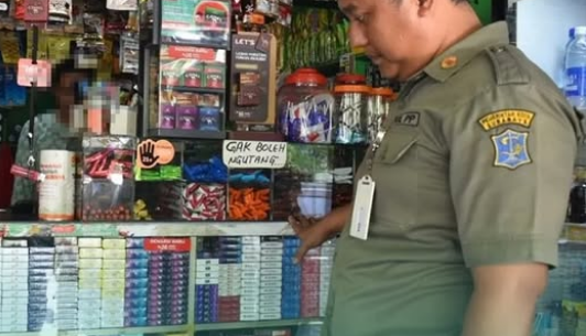 Pemkot Surabaya dan Bea Cukai Sidoarjo Gelar Operasi Terpadu, Ratusan Batang Rokok Ilegal Diamankan di Sukolilo