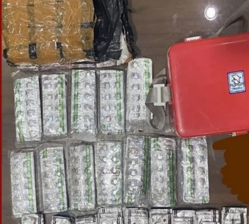 Satresnarkoba Polres Cirebon Kota Ringkus Pengedar Obat Keras Ilegal, 2.100 Butir Pil Disita