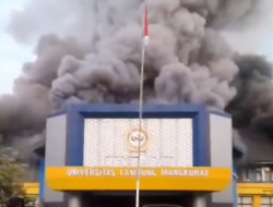 Gedung Rektorat Universitas Lambung Mangkurat (ULM) Kayutangi Dilalap Api, Asap Tebal Selimuti Lantai Atas