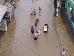 BANJIR MELUAS DI KABUPATEN BEKASI: 16 KECAMATAN TERENDAM, RIBUAN WARGA MENGUNGSI