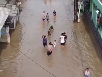 BANJIR MELUAS DI KABUPATEN BEKASI: 16 KECAMATAN TERENDAM, RIBUAN WARGA MENGUNGSI