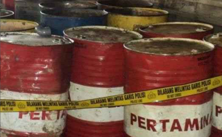 Oknum TNI Diduga Bekingi Penimbunan Solar di Bombana